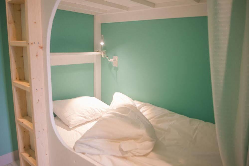 Picnic Hostel Ōsaka Extérieur photo